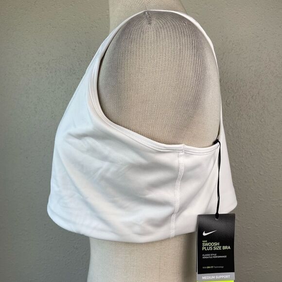 NWT Nike Swoosh Plus Size Sports Bra - Picture 2 of 5